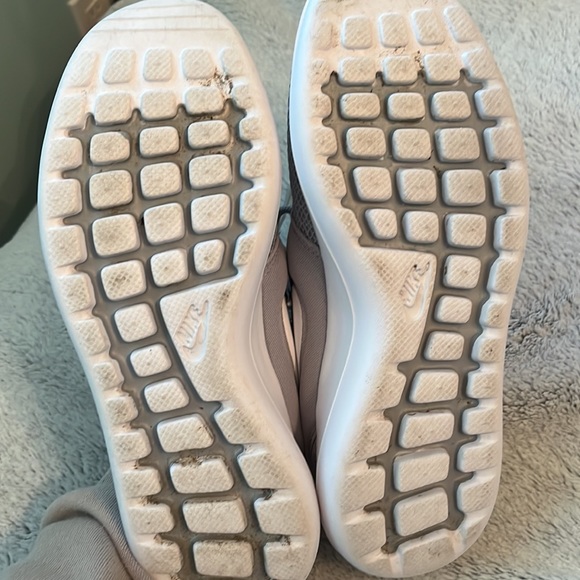 Women’s Nike Roshe two runners - Picture 4 of 4